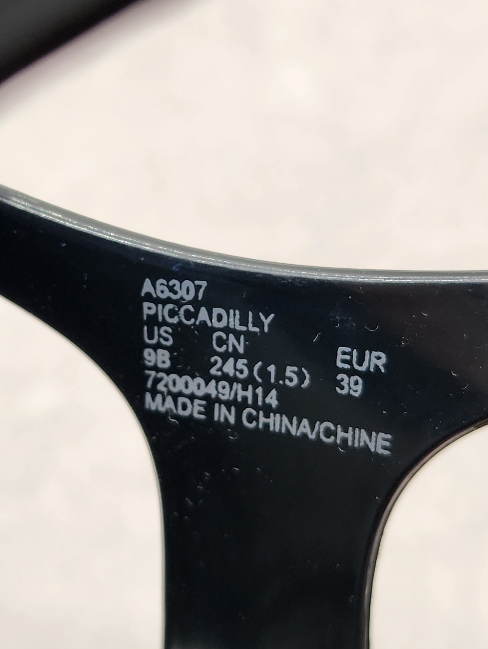 Coach T-strap Sandals 9 Black Jelly Piccadilly A6370 Thong Dainty Logo Charm - Picture 12 of 16